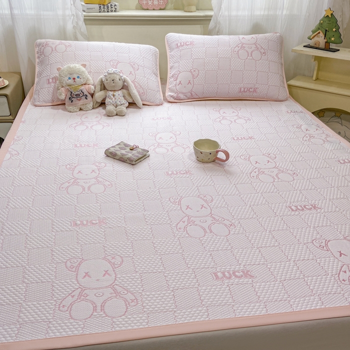 91家纺网 家纺一手货源 找家纺 春寻家纺 2026春夏新款A类凉感凉豆豆提花凉席席子 幸运熊-粉-床席款