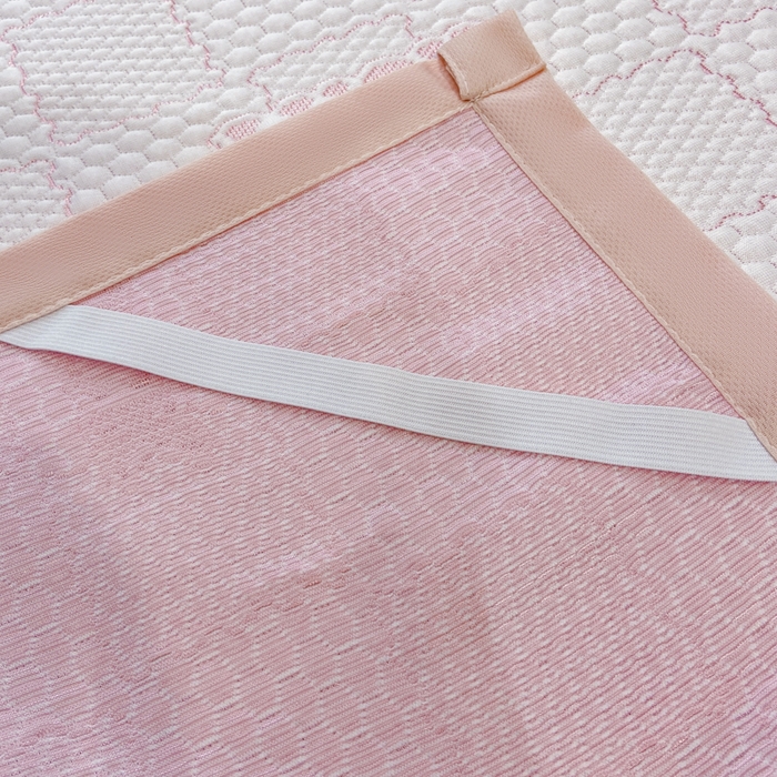 91家纺网 家纺一手货源 找家纺 春寻家纺 2026春夏新款A类凉感凉豆豆提花凉席席子 幸运熊-粉-床席款