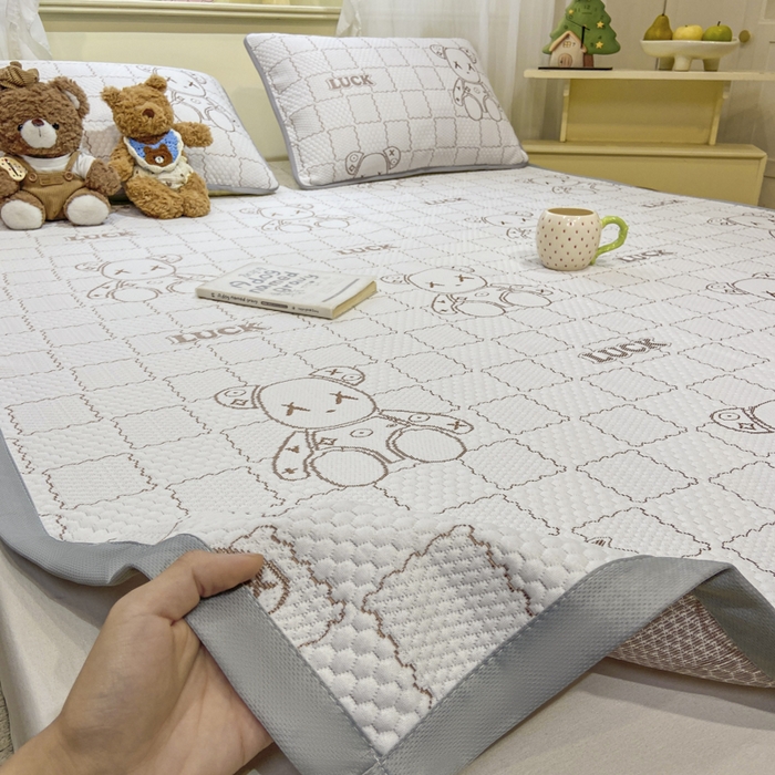 91家纺网 家纺一手货源 找家纺 春寻家纺 2026春夏新款A类凉感凉豆豆提花凉席席子 幸运熊-咖-床席款