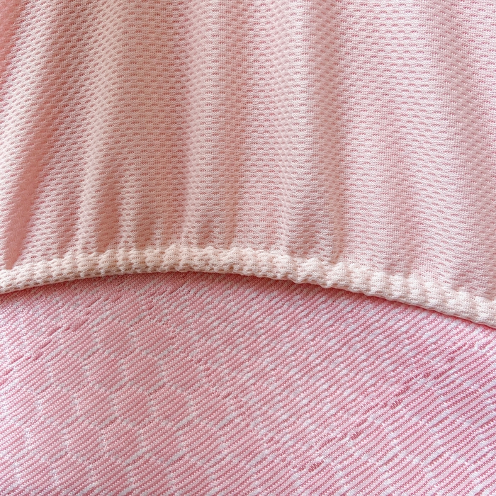 91家纺网 家纺一手货源 找家纺 春寻家纺 2026春夏新款A类凉感凉豆豆提花凉席席子 幸运熊-粉-床笠款