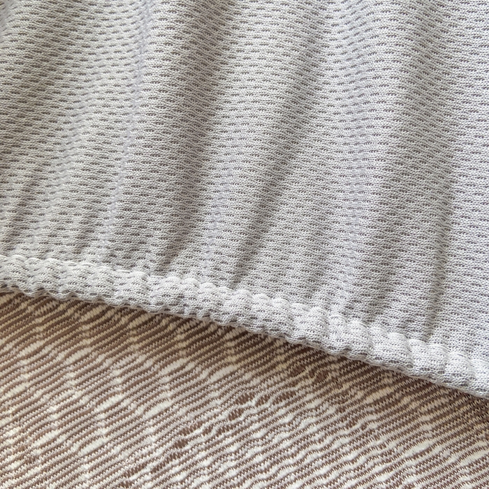 91家纺网 家纺一手货源 找家纺 春寻家纺 2026春夏新款A类凉感凉豆豆提花凉席席子 幸运熊-咖-床笠款