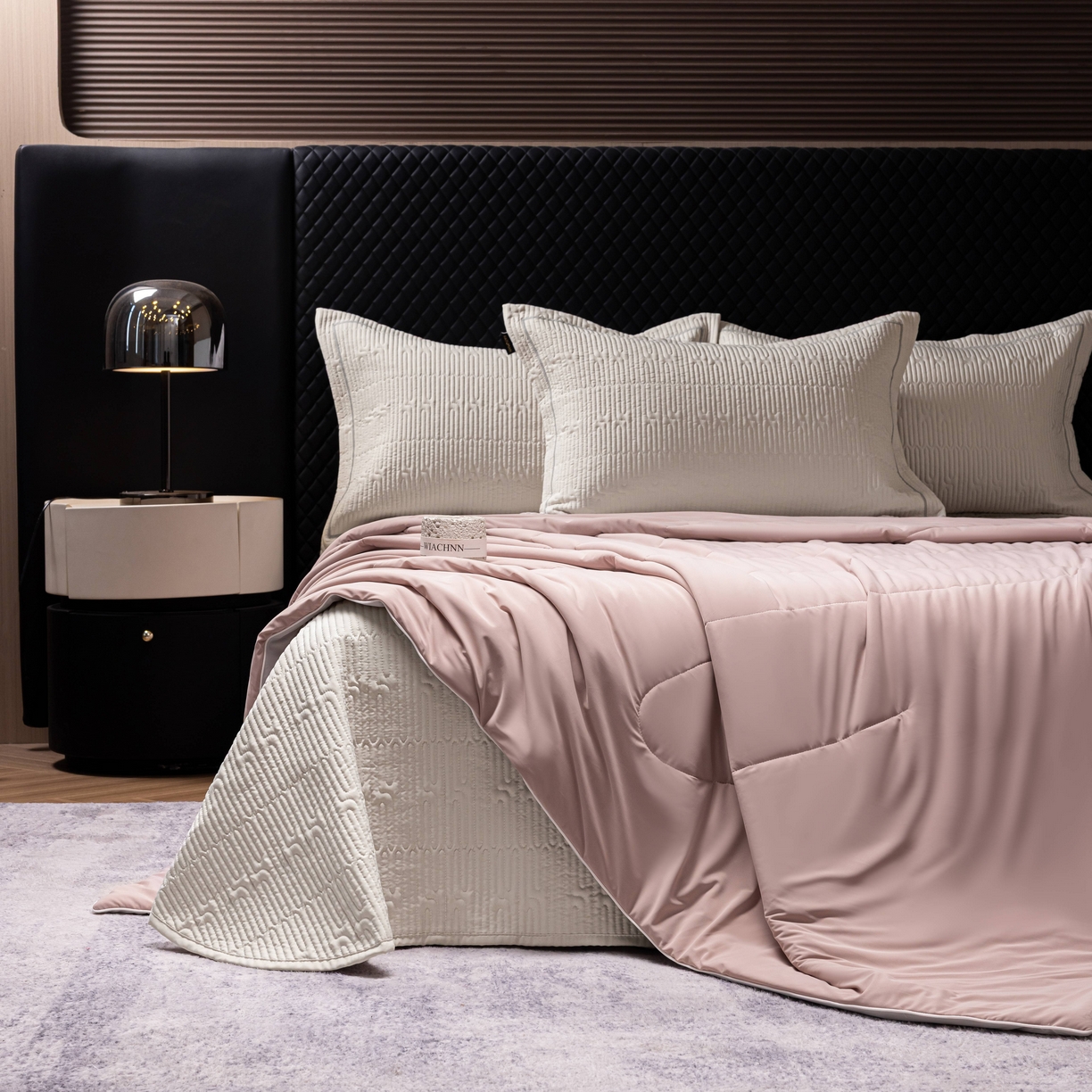 91家纺网 家纺一手货源 找家纺 丽卡家纺 2026新款冰萃锦氨零度凉感夏被空调被夏凉被 粉色