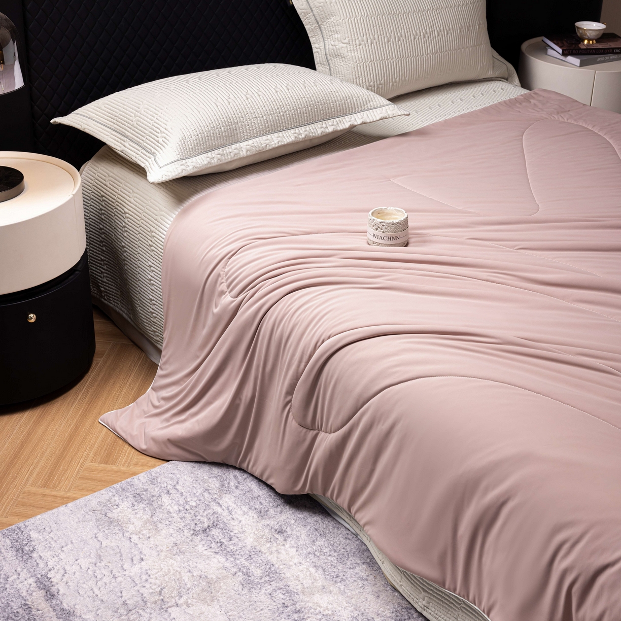 91家纺网 家纺一手货源 找家纺 丽卡家纺 2026新款冰萃锦氨零度凉感夏被空调被夏凉被 粉色