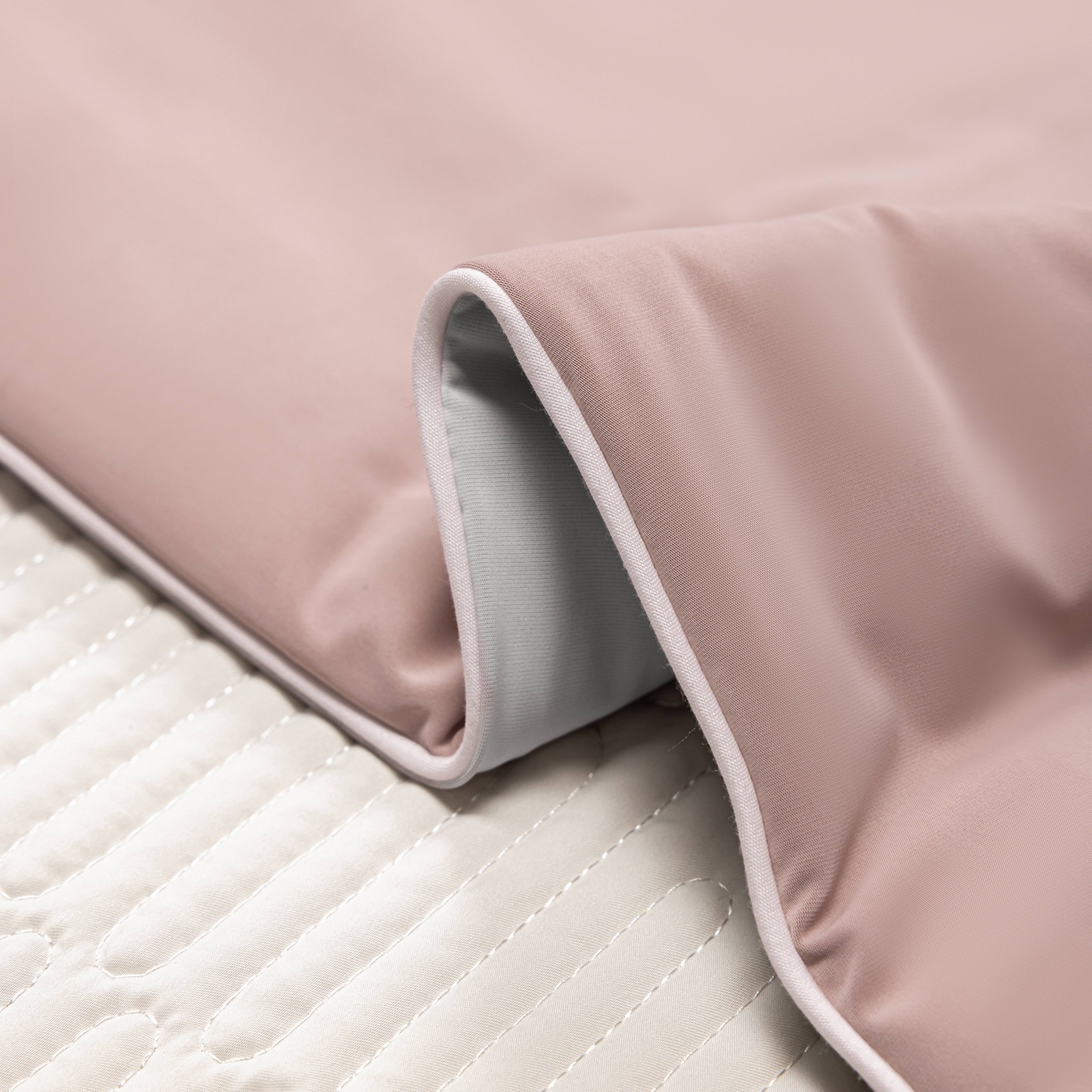 91家纺网 家纺一手货源 找家纺 丽卡家纺 2026新款冰萃锦氨零度凉感夏被空调被夏凉被 粉色