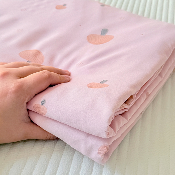 91家纺网 家纺一手货源 找家纺 家贝爱 2026新款云感棉单被套被套单件 粉蘑菇园