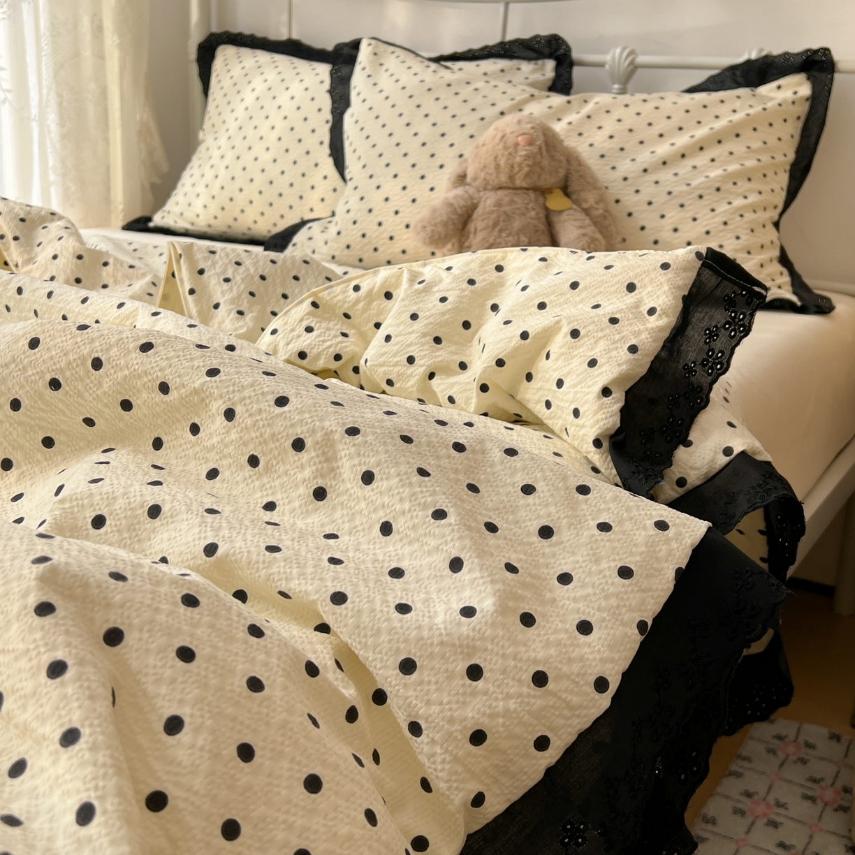 91家纺网 家纺一手货源 找家纺 欣宜家纺 2026新款A类全棉花边泡芙棉夏被夏凉被 波点黑