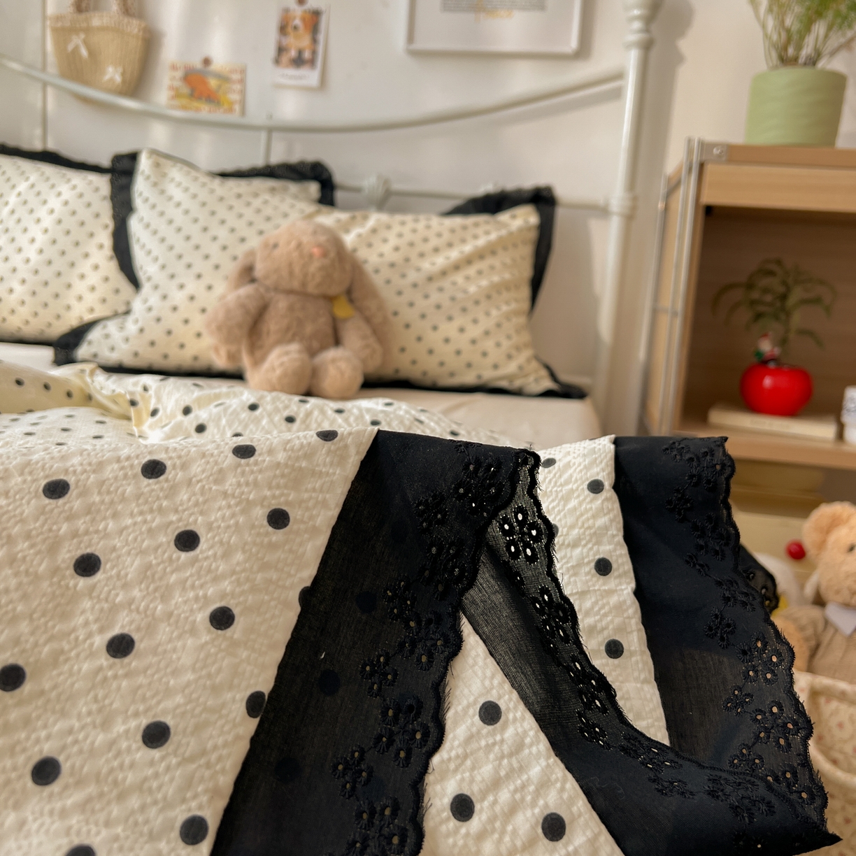 91家纺网 家纺一手货源 找家纺 欣宜家纺 2026新款A类全棉花边泡芙棉夏被夏凉被 波点黑