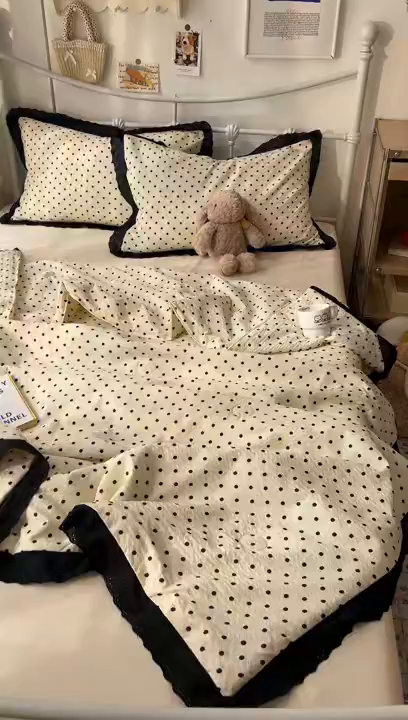 91家纺网 家纺一手货源 找家纺 欣宜家纺 2026新款A类全棉花边泡芙棉夏被夏凉被 波点黑