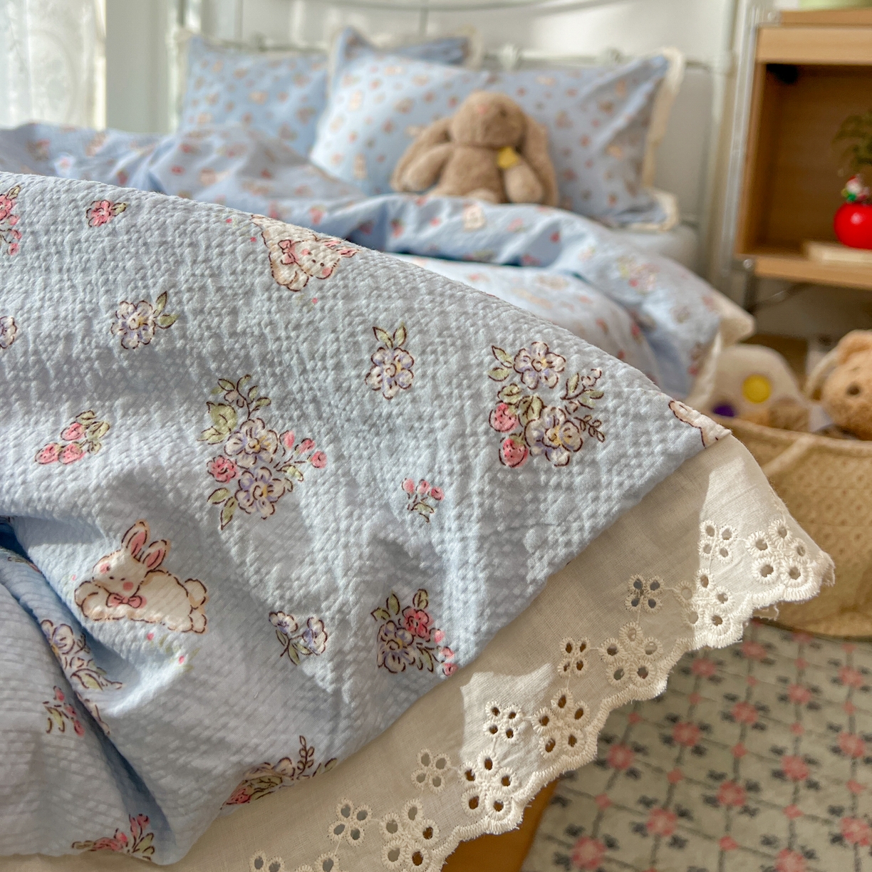 91家纺网 家纺一手货源 找家纺 欣宜家纺 2026新款A类全棉花边泡芙棉夏被夏凉被 丛林小兔