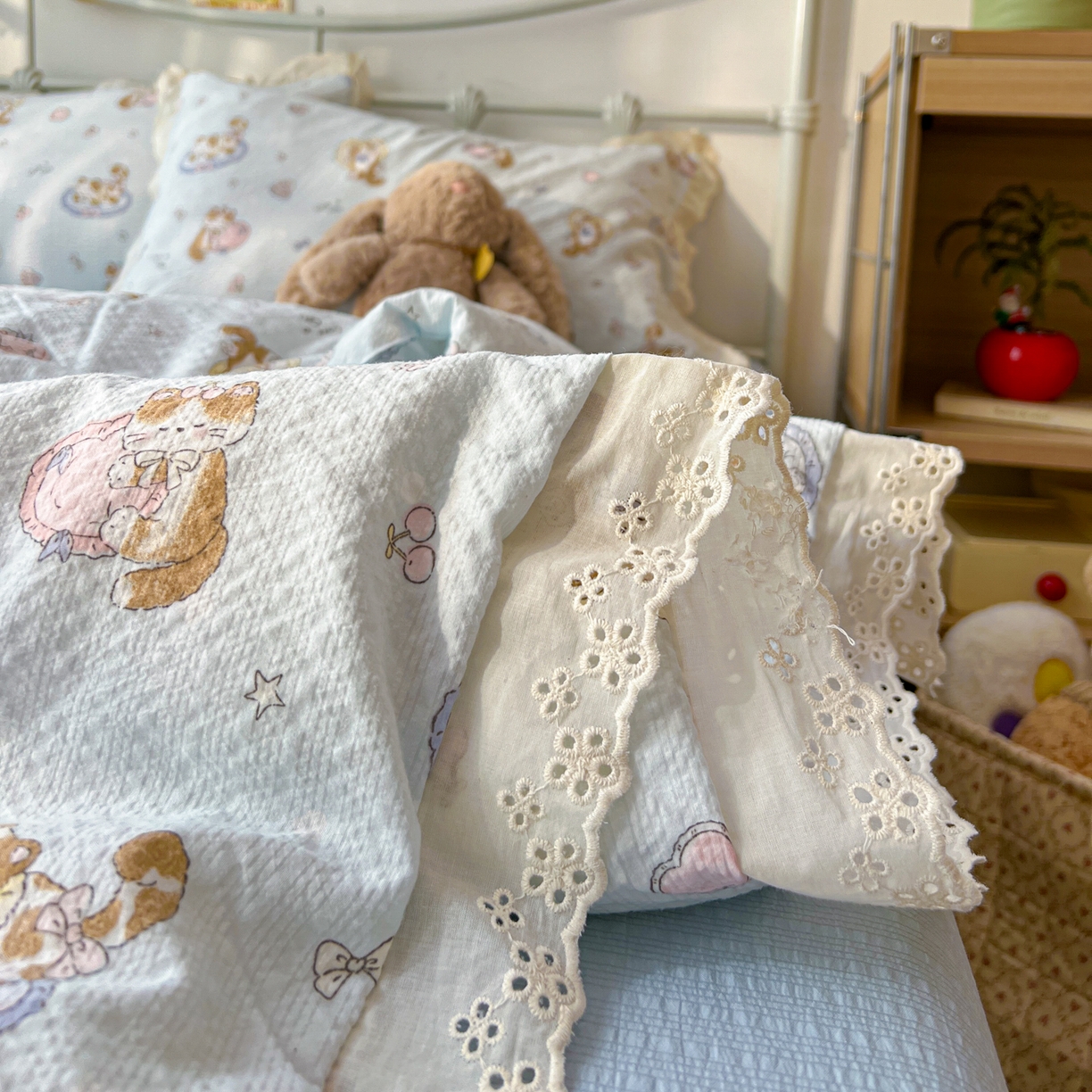 91家纺网 家纺一手货源 找家纺 欣宜家纺 2026新款A类全棉花边泡芙棉夏被夏凉被 蛋糕猫