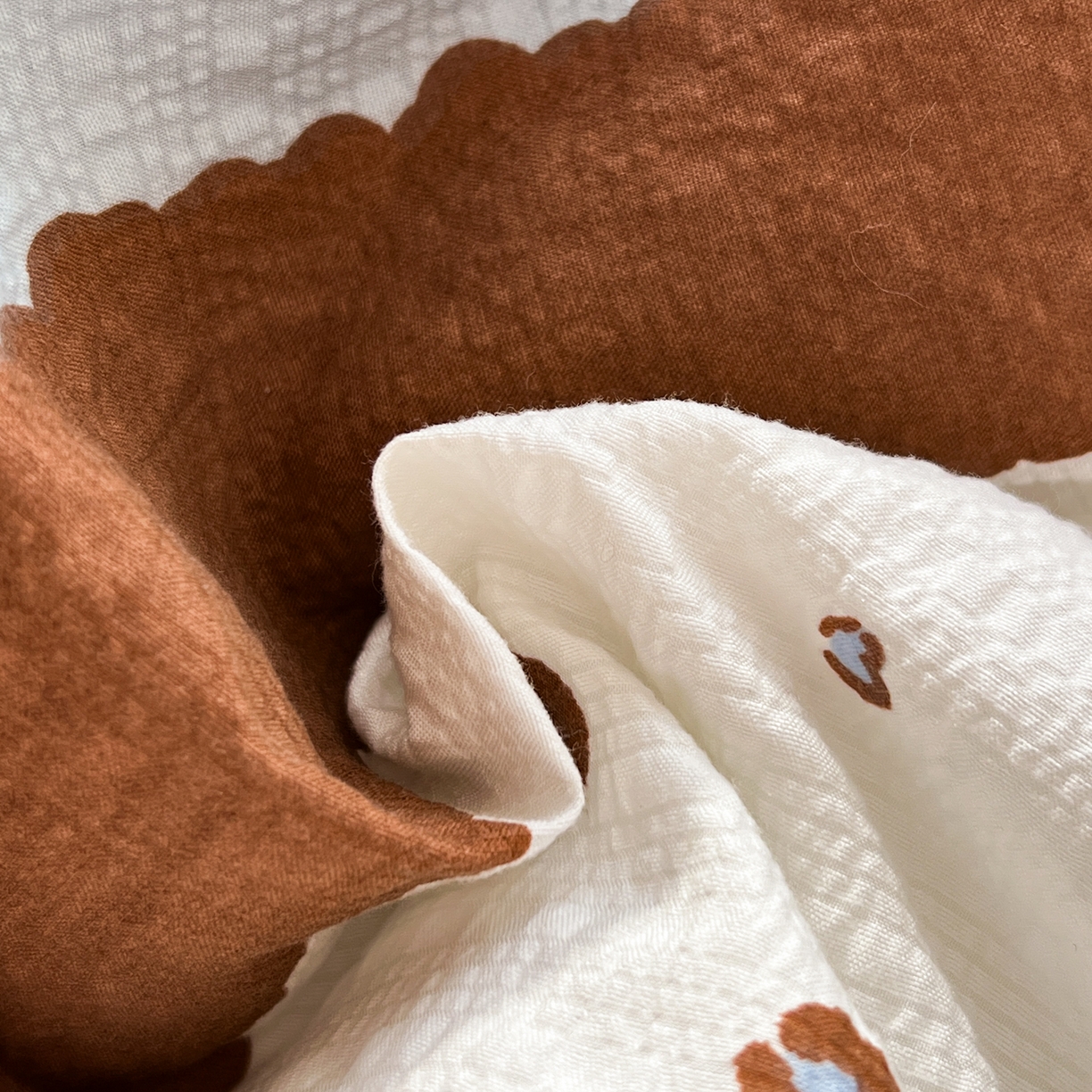 91家纺网 家纺一手货源 找家纺 欣宜家纺 2026新款A类全棉花边泡芙棉夏被夏凉被 猫咪蓝