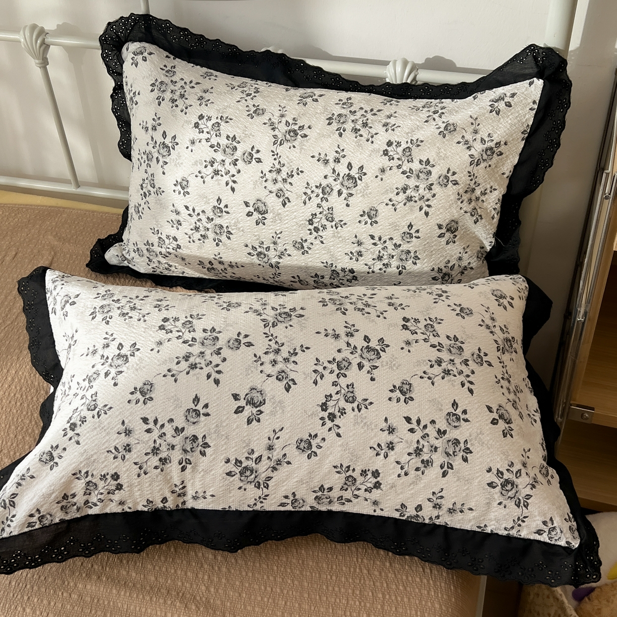 91家纺网 家纺一手货源 找家纺 欣宜家纺 2026新款A类全棉花边泡芙棉夏被夏凉被 玫瑰黑