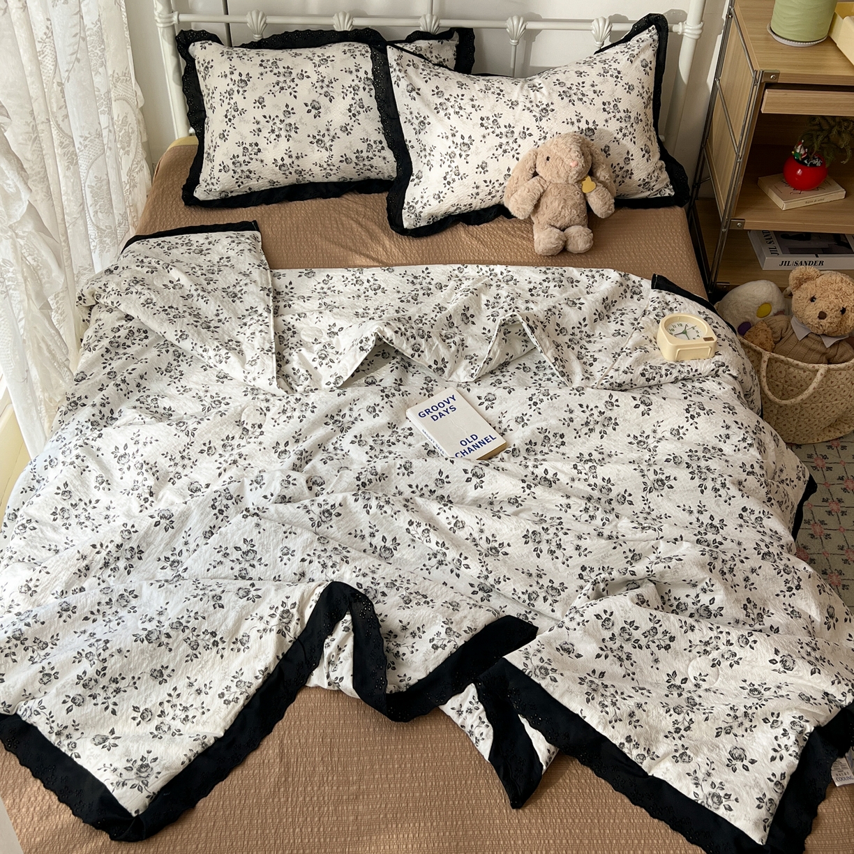 91家纺网 家纺一手货源 找家纺 欣宜家纺 2026新款A类全棉花边泡芙棉夏被夏凉被 玫瑰黑