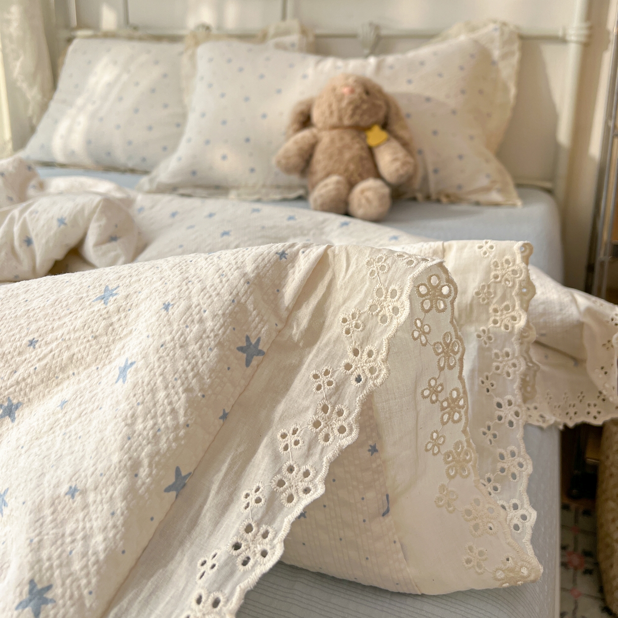 91家纺网 家纺一手货源 找家纺 欣宜家纺 2026新款A类全棉花边泡芙棉夏被夏凉被 星星蓝