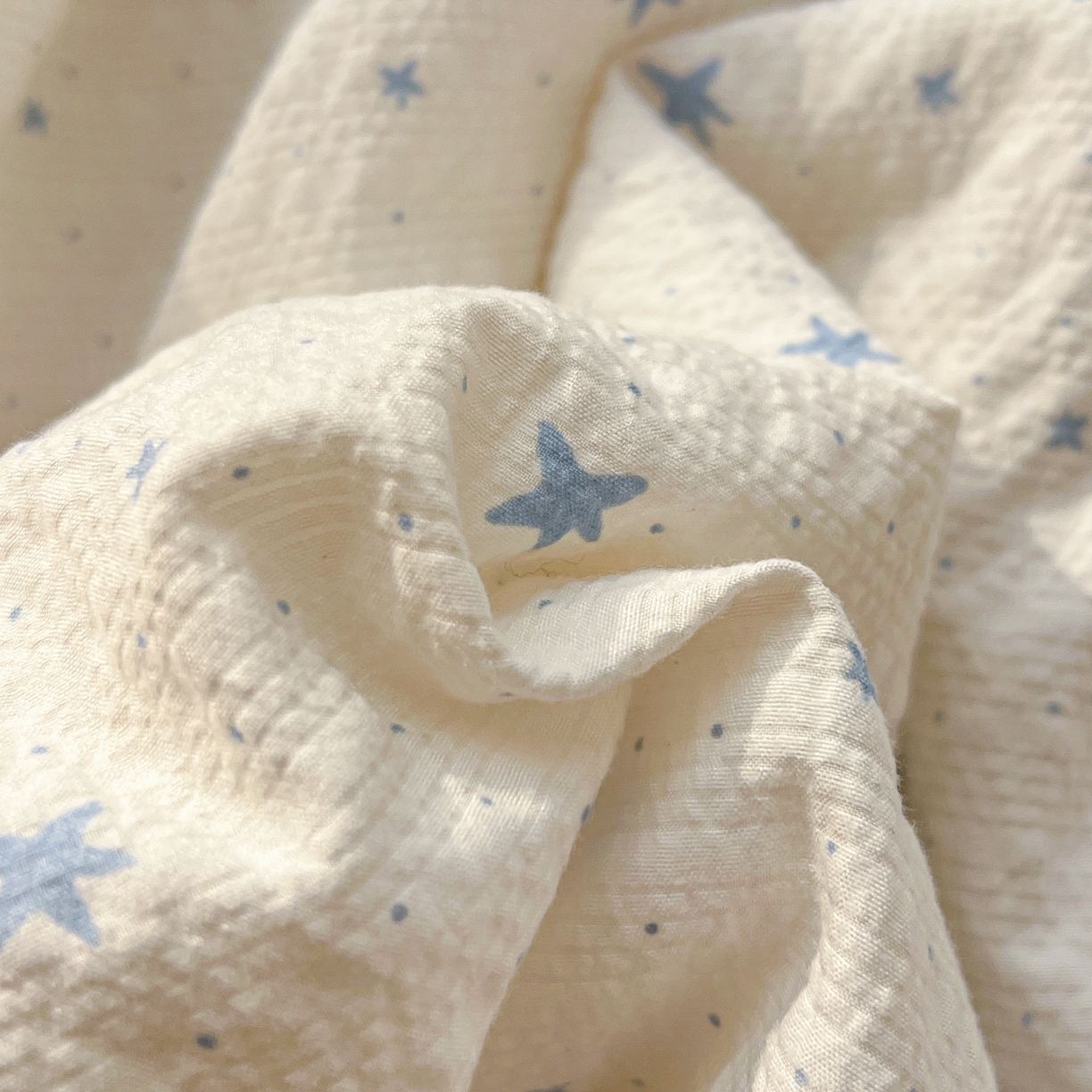 91家纺网 家纺一手货源 找家纺 欣宜家纺 2026新款A类全棉花边泡芙棉夏被夏凉被 星星蓝