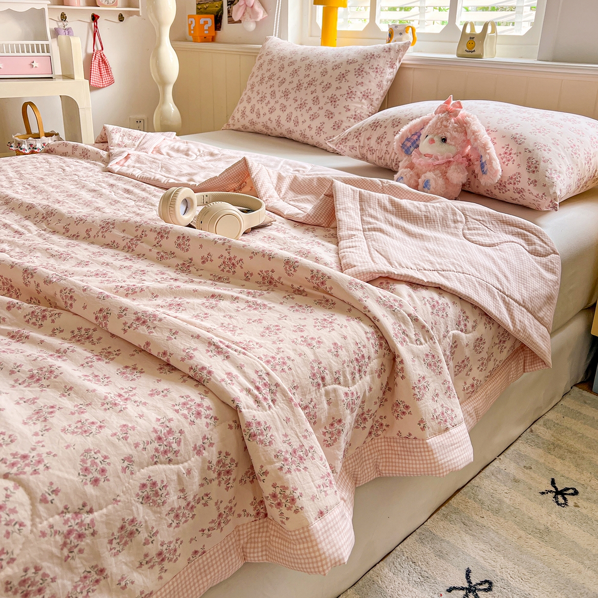 91家纺网 家纺一手货源 找家纺 欣宜家纺 2026新款A类水洗棉棉花夏被夏凉被 花田粉