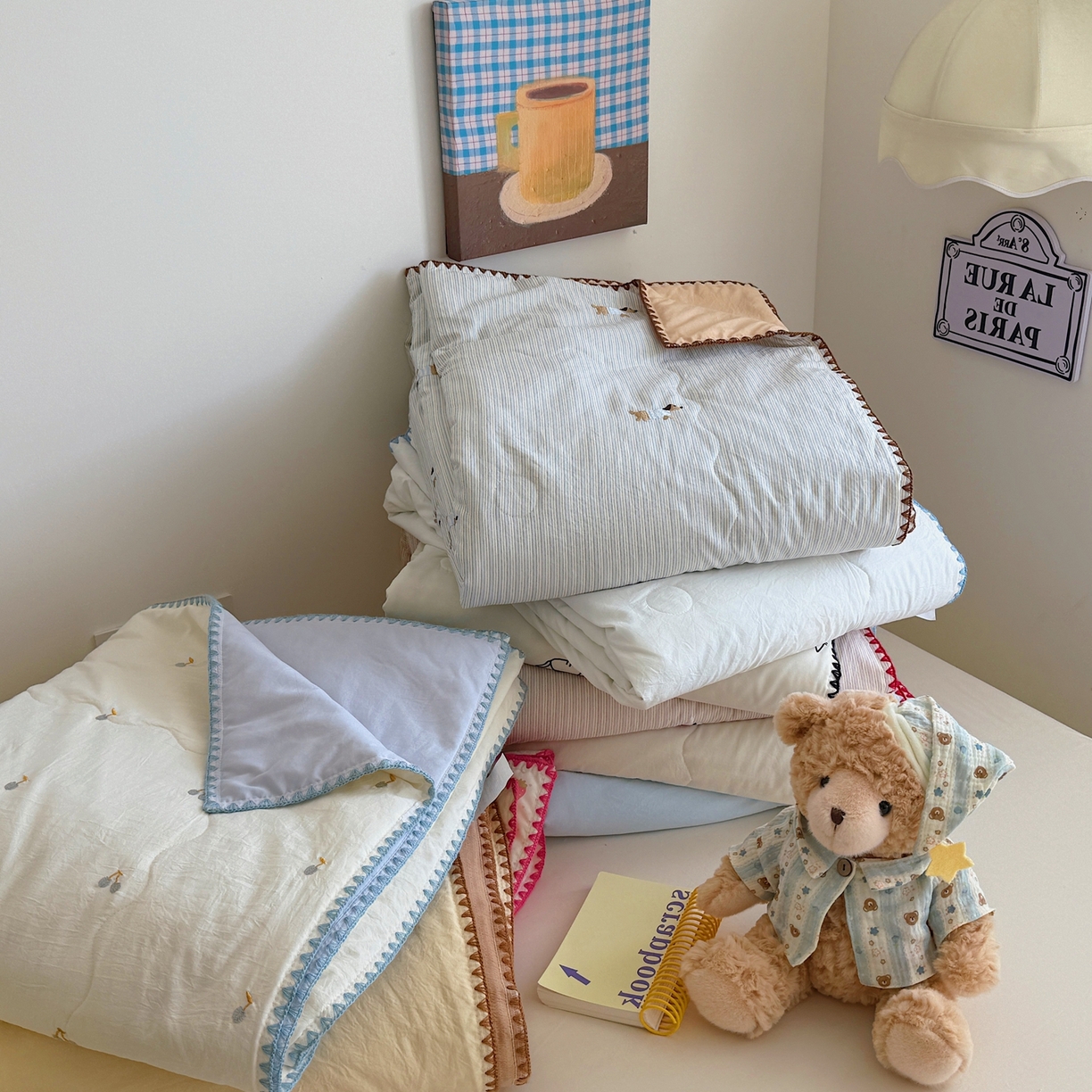 91家纺网 家纺一手货源 找家纺 顾里家纺 2026新款韩风刺绣云朵棉夏被夏凉被空调被 组合图仅做展示不可下单