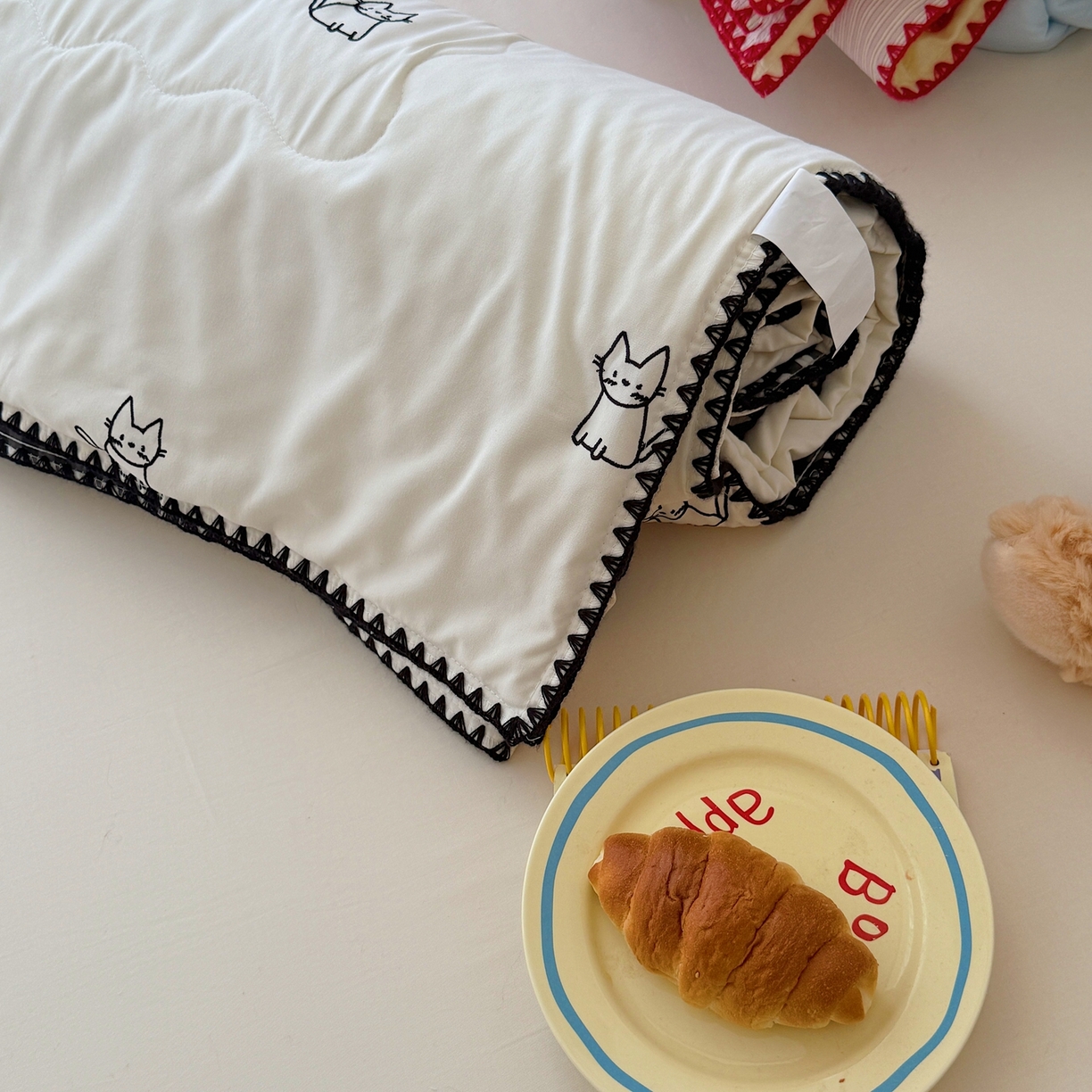 91家纺网 家纺一手货源 找家纺 顾里家纺 2026新款韩风刺绣云朵棉夏被夏凉被空调被 组合图仅做展示不可下单