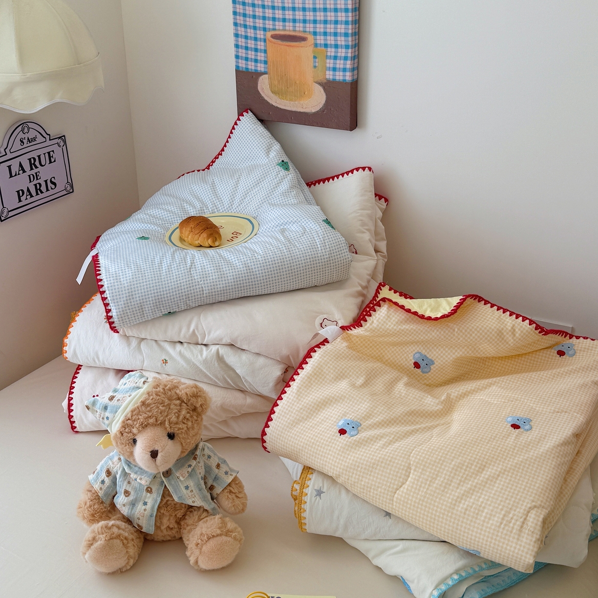 91家纺网 家纺一手货源 找家纺 顾里家纺 2026新款韩风刺绣云朵棉夏被夏凉被空调被 组合图仅做展示不可下单