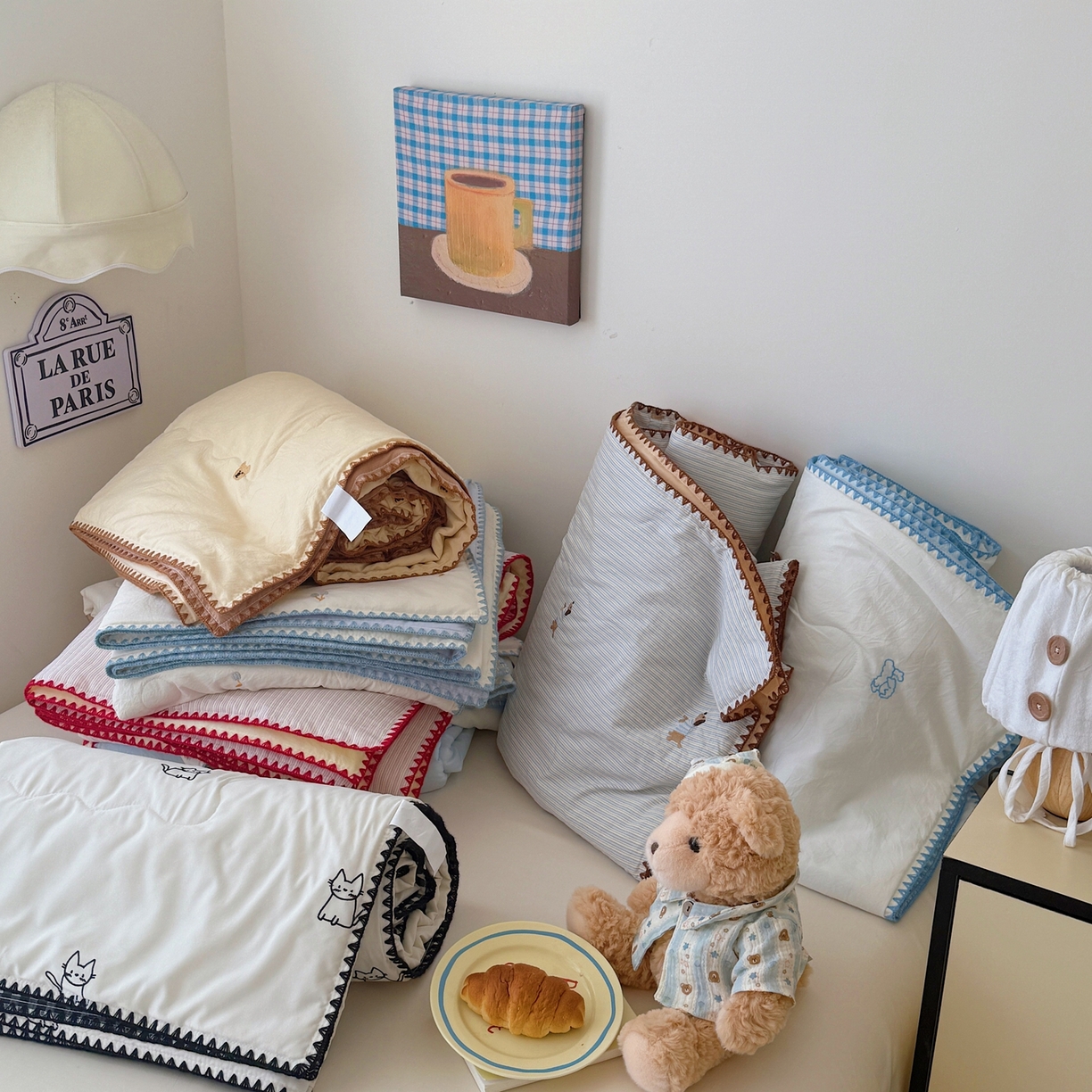 91家纺网 家纺一手货源 找家纺 顾里家纺 2026新款韩风刺绣云朵棉夏被夏凉被空调被 组合图仅做展示不可下单