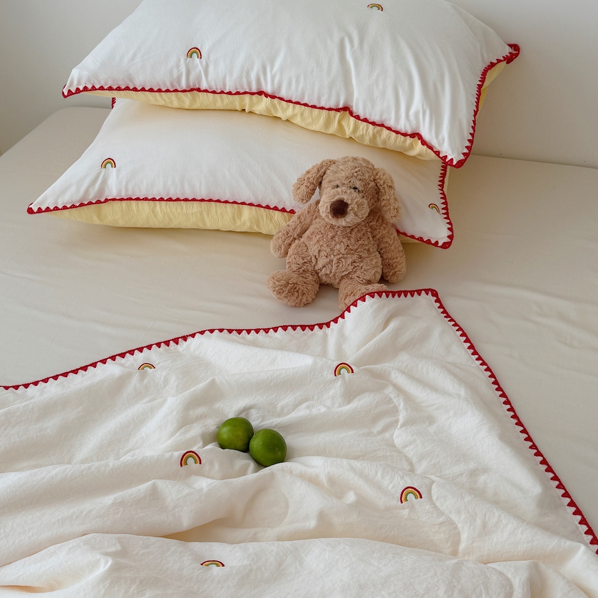 91家纺网 家纺一手货源 找家纺 顾里家纺 2026新款韩风刺绣云朵棉夏被夏凉被空调被 ins彩虹