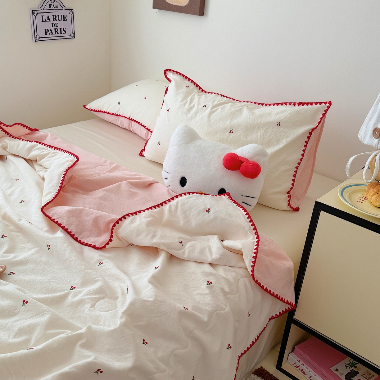 91家纺网 家纺一手货源 找家纺 顾里家纺 2026新款韩风刺绣云朵棉夏被夏凉被空调被 ins樱桃