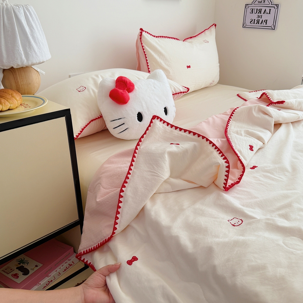 91家纺网 家纺一手货源 找家纺 顾里家纺 2026新款韩风刺绣云朵棉夏被夏凉被空调被 贝拉猫咪