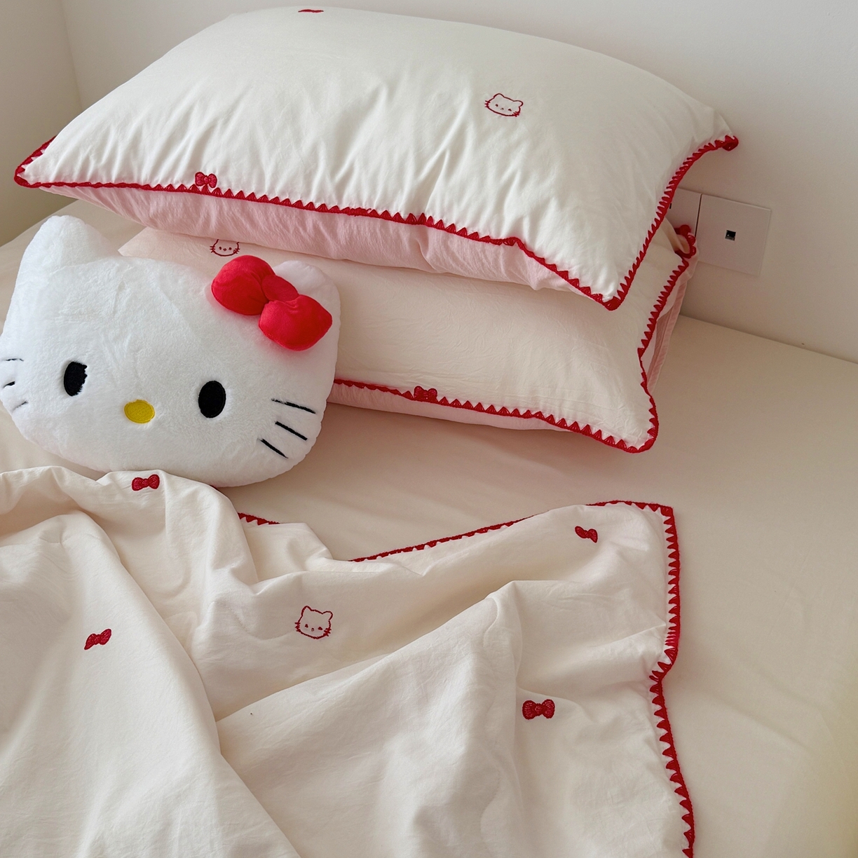 91家纺网 家纺一手货源 找家纺 顾里家纺 2026新款韩风刺绣云朵棉夏被夏凉被空调被 贝拉猫咪