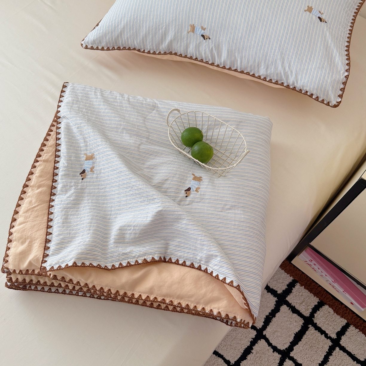 91家纺网 家纺一手货源 找家纺 顾里家纺 2026新款韩风刺绣云朵棉夏被夏凉被空调被 海盐小狗