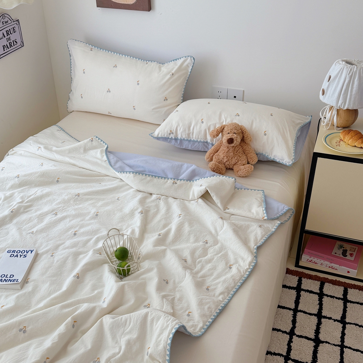 91家纺网 家纺一手货源 找家纺 顾里家纺 2026新款韩风刺绣云朵棉夏被夏凉被空调被 蓝樱桃