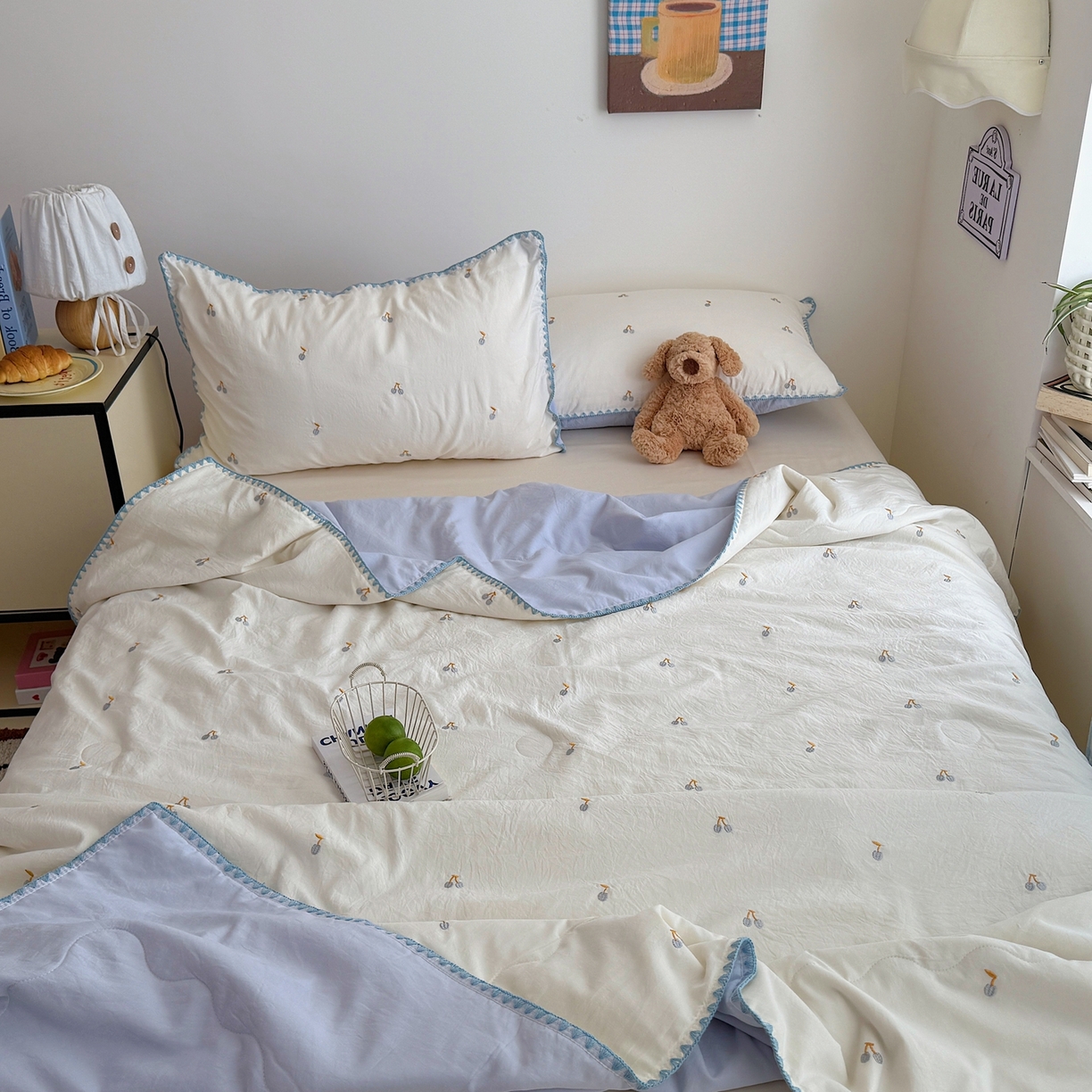 91家纺网 家纺一手货源 找家纺 顾里家纺 2026新款韩风刺绣云朵棉夏被夏凉被空调被 蓝樱桃