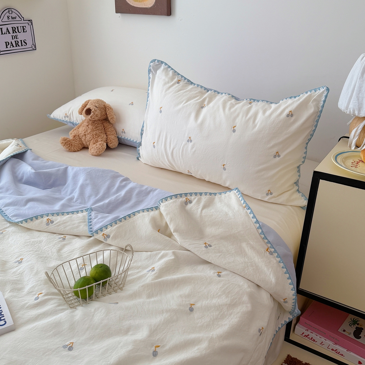 91家纺网 家纺一手货源 找家纺 顾里家纺 2026新款韩风刺绣云朵棉夏被夏凉被空调被 蓝樱桃