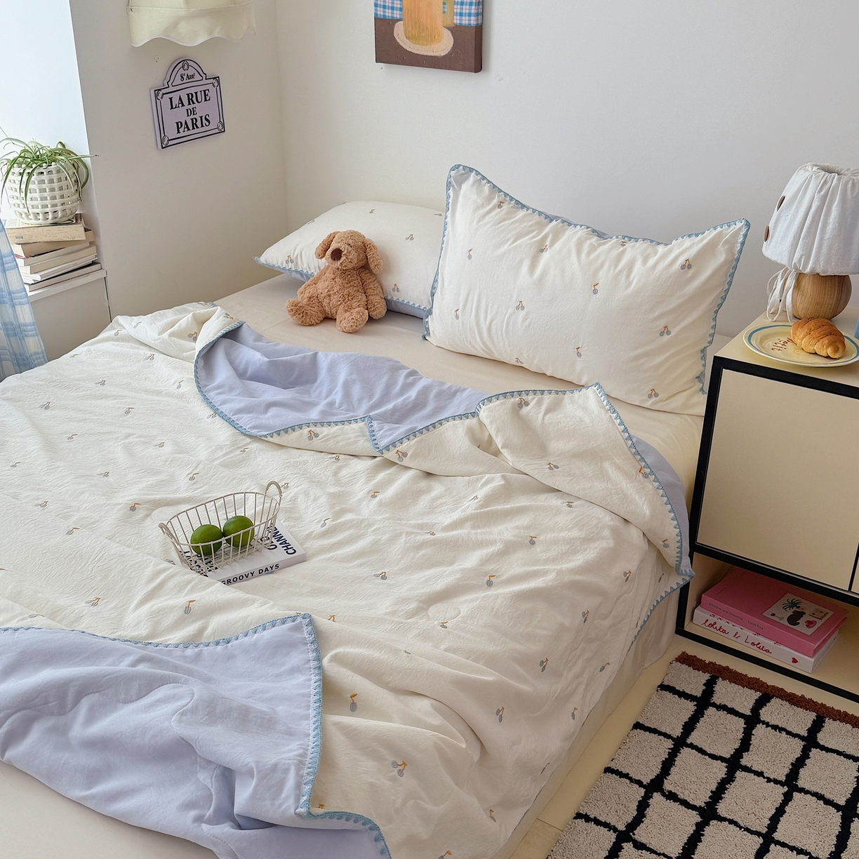 91家纺网 家纺一手货源 找家纺 顾里家纺 2026新款韩风刺绣云朵棉夏被夏凉被空调被 蓝樱桃