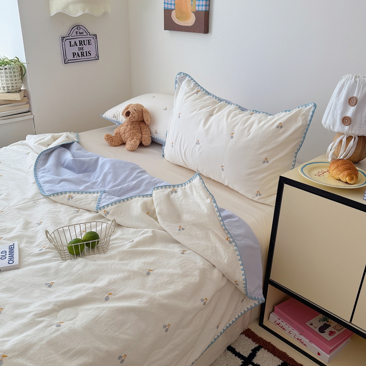 91家纺网 家纺一手货源 找家纺 顾里家纺 2026新款韩风刺绣云朵棉夏被夏凉被空调被 蓝樱桃