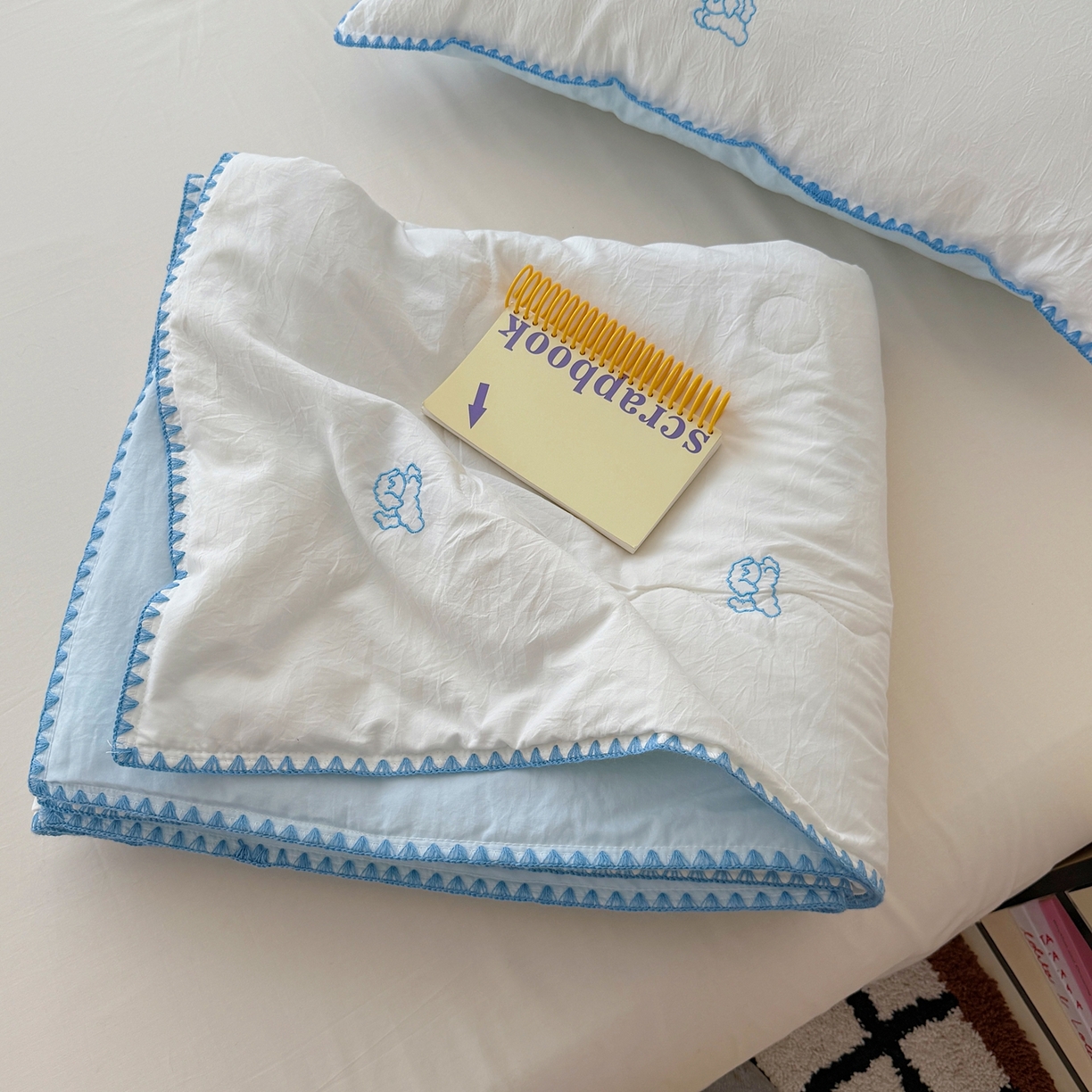 91家纺网 家纺一手货源 找家纺 顾里家纺 2026新款韩风刺绣云朵棉夏被夏凉被空调被 线条狗