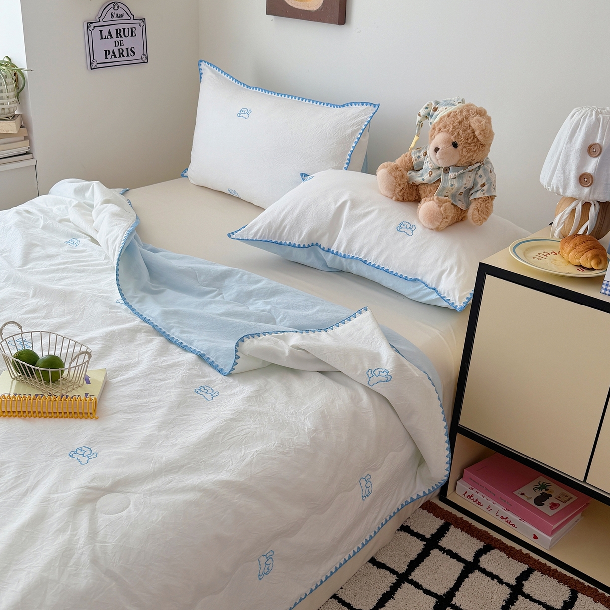 91家纺网 家纺一手货源 找家纺 顾里家纺 2026新款韩风刺绣云朵棉夏被夏凉被空调被 线条狗