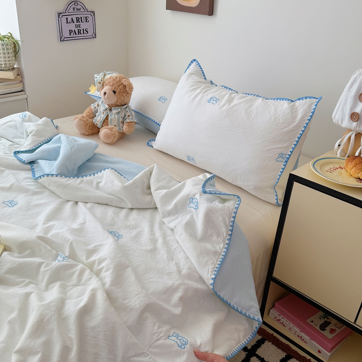 91家纺网 家纺一手货源 找家纺 顾里家纺 2026新款韩风刺绣云朵棉夏被夏凉被空调被 线条狗