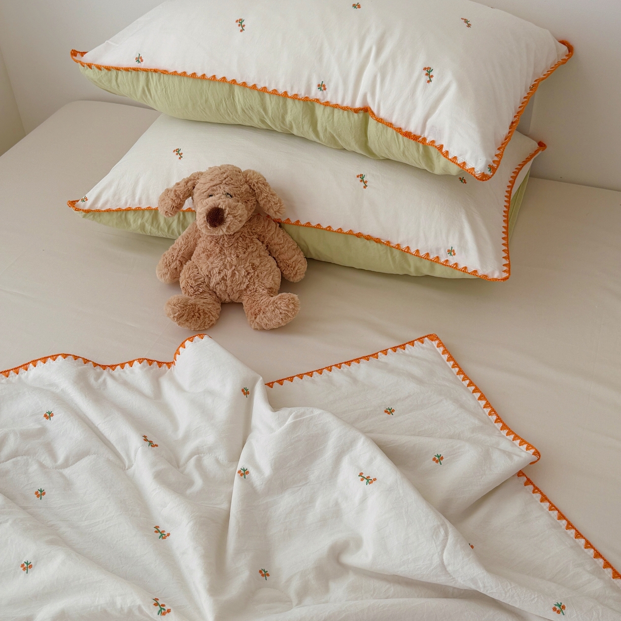 91家纺网 家纺一手货源 找家纺 顾里家纺 2026新款韩风刺绣云朵棉夏被夏凉被空调被 小桔梗