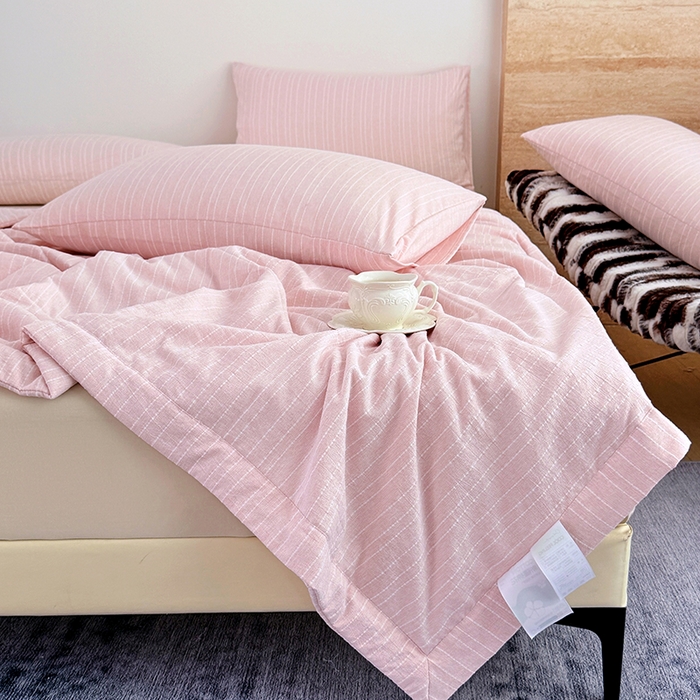 91家纺网 家纺一手货源 找家纺 家贝爱 2026新款色织提花新疆棉棉花夏被夏凉被空调被 流光粉