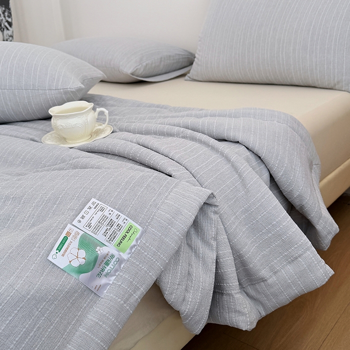 91家纺网 家纺一手货源 找家纺 家贝爱 2026新款色织提花新疆棉棉花夏被夏凉被空调被 流光浅灰