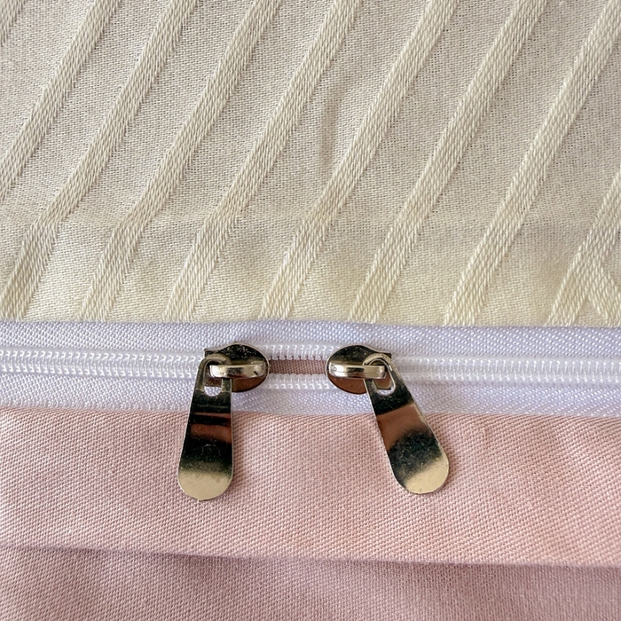 91家纺网 家纺一手货源 找家纺 雅萱家纺 2026新款60支提花全棉四件套 格纹-白玉