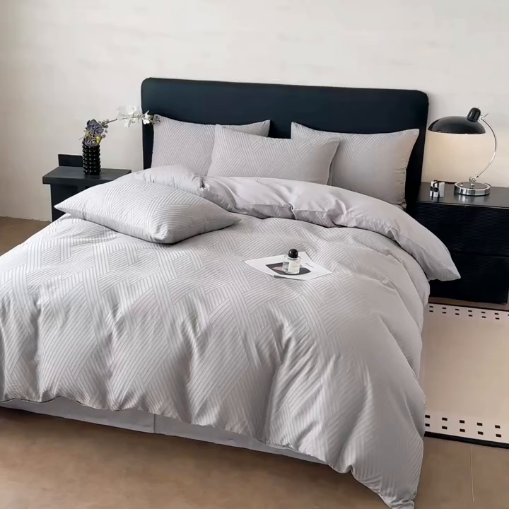 91家纺网 家纺一手货源 找家纺 雅萱家纺 2026新款60支提花全棉四件套 格纹-浅灰