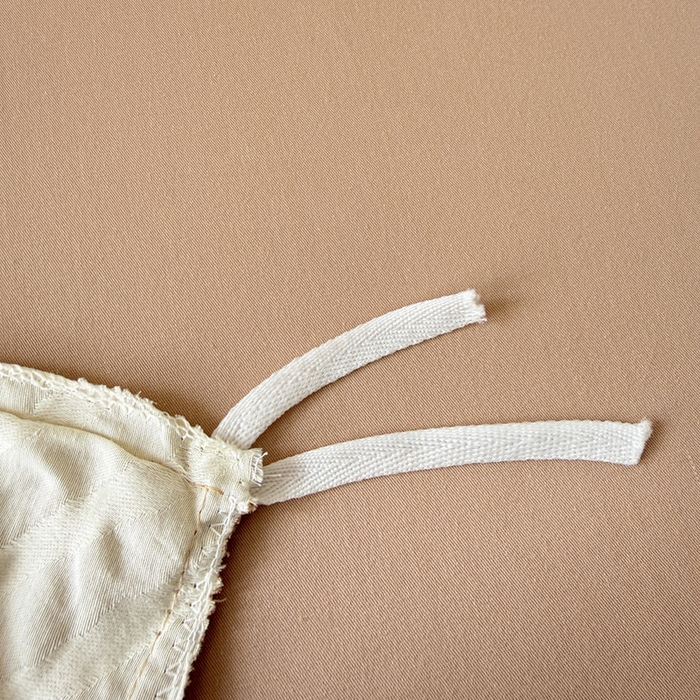 91家纺网 家纺一手货源 找家纺 雅萱家纺 2026新款60支提花全棉四件套 条纹-白玉