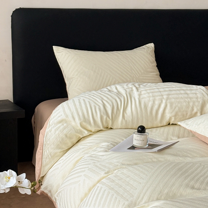 91家纺网 家纺一手货源 找家纺 雅萱家纺 2026新款60支提花全棉四件套 条纹-白玉