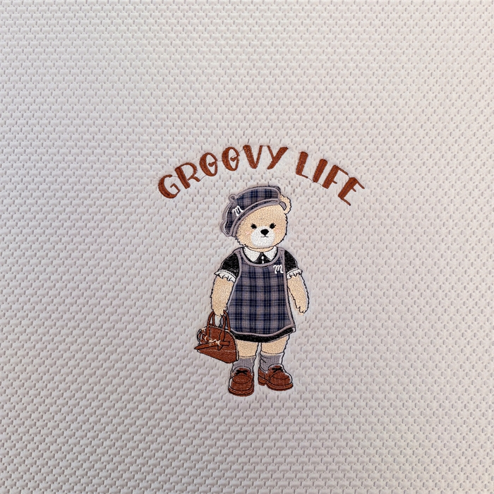 91家纺网 家纺一手货源 找家纺 喜居 2026新款PE凉感小熊刺绣平席席子凉席 PE凉感刺绣平席-Miss Bear-灰