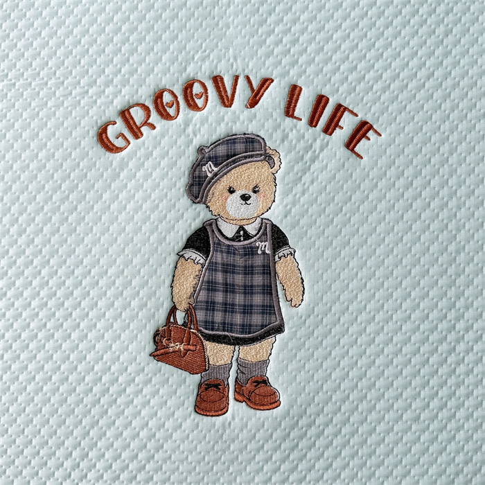 91家纺网 家纺一手货源 找家纺 喜居 2026新款PE凉感小熊刺绣平席席子凉席 PE凉感刺绣平席-Miss Bear-绿