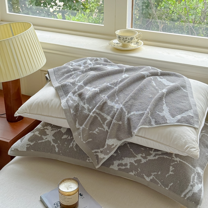 91家纺网 家纺一手货源 找家纺 乐家毛巾被（工厂自产自销） 2026新款A类全棉纯棉色织提花抗菌毛圈枕巾 斑斓灰