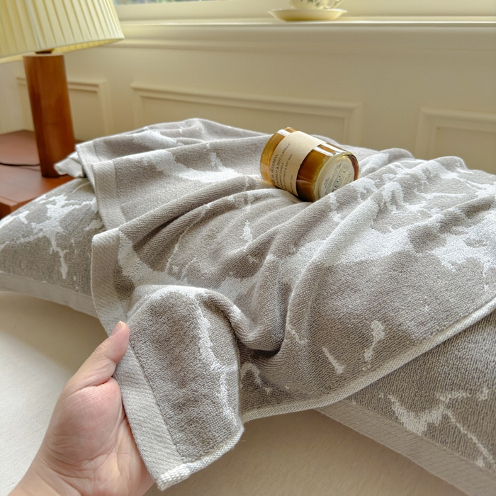 91家纺网 家纺一手货源 找家纺 乐家毛巾被（工厂自产自销） 2026新款A类全棉纯棉色织提花抗菌毛圈枕巾 斑斓灰