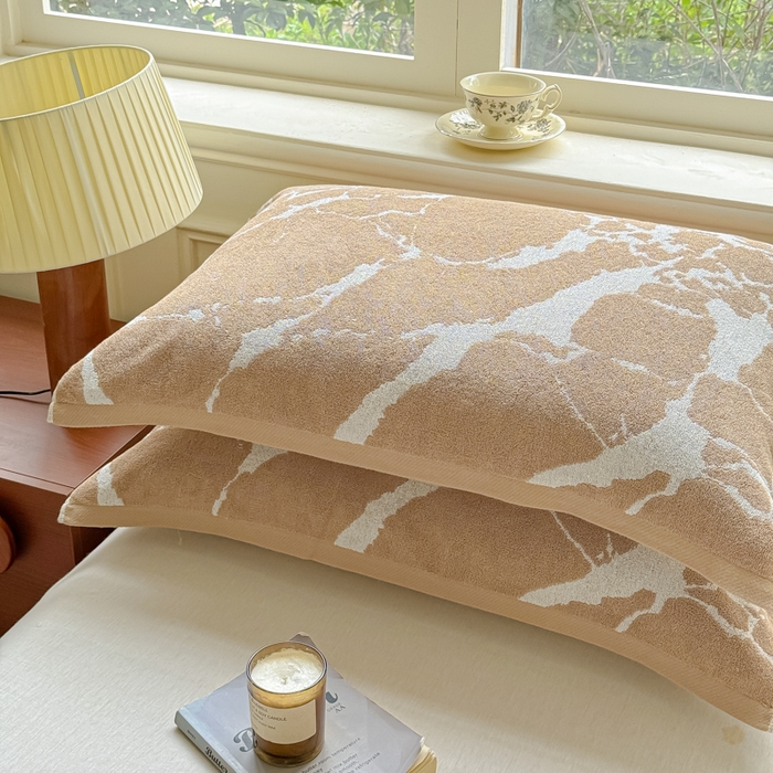 91家纺网 家纺一手货源 找家纺 乐家毛巾被（工厂自产自销） 2026新款A类全棉纯棉色织提花抗菌毛圈枕巾 斑斓棕