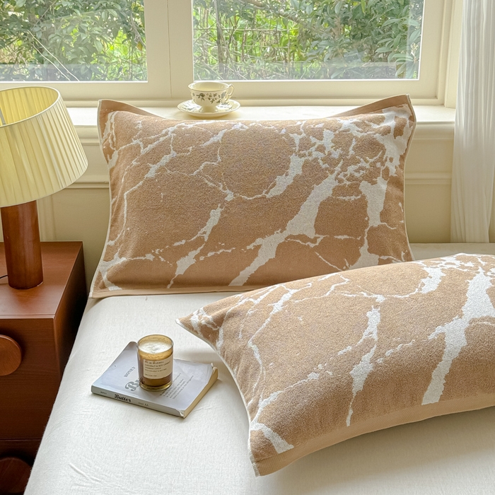 91家纺网 家纺一手货源 找家纺 乐家毛巾被（工厂自产自销） 2026新款A类全棉纯棉色织提花抗菌毛圈枕巾 斑斓棕